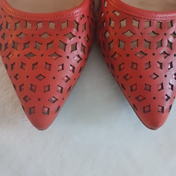 Bottero • Women's Orange Brazilian Laser-Cut Pointy Toe Leather Ballet F… - Picture 3 of 11